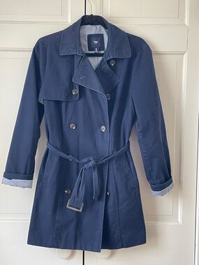 GAP Navy Double-Breasted Women’s Trench Coat. Size Med. Pls note size correction
